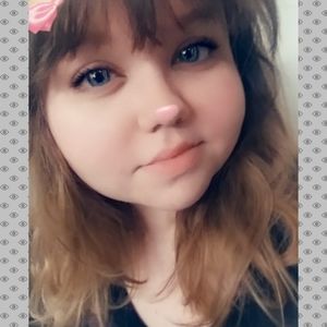 Meet your Posher, Emilie